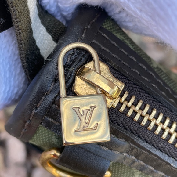 -Authentic Louis Vuitton Mini Lin Pochette Kathleen Bag - Picture 9 of 17